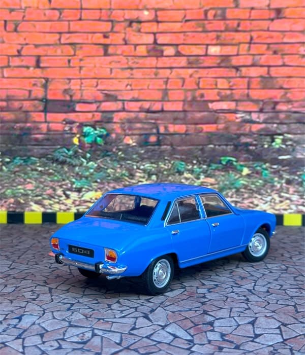 پژو 504 مدل 1975 ویلی — تصویر ۳