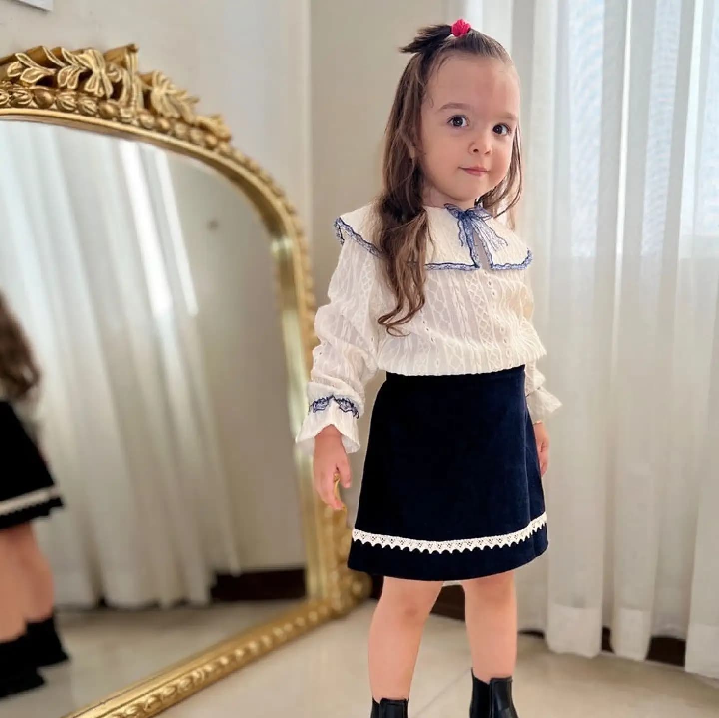 شومیز و دامن بچگانه