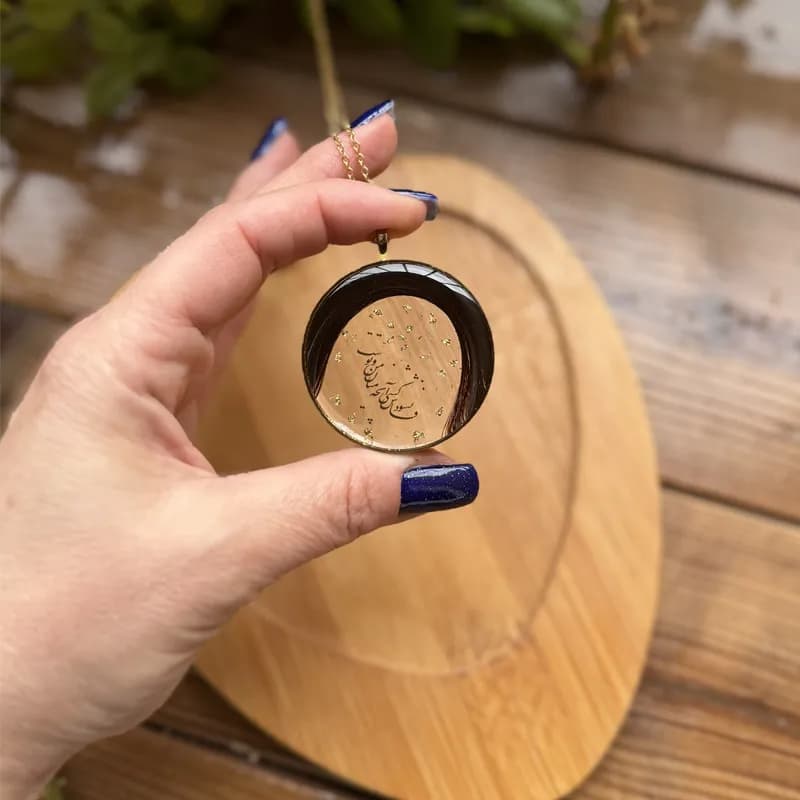گردنبند رزینی موی یار با نوشته اختصاصی — تصویر ۳