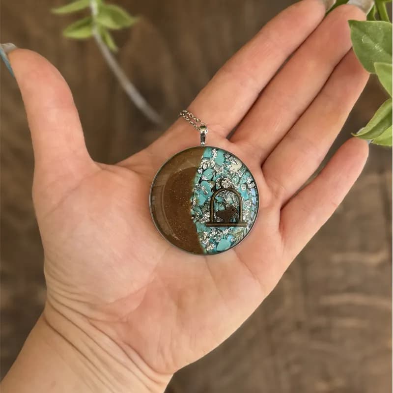گردنبند یادبود دوطرفه با فیروزه و خاک مزار