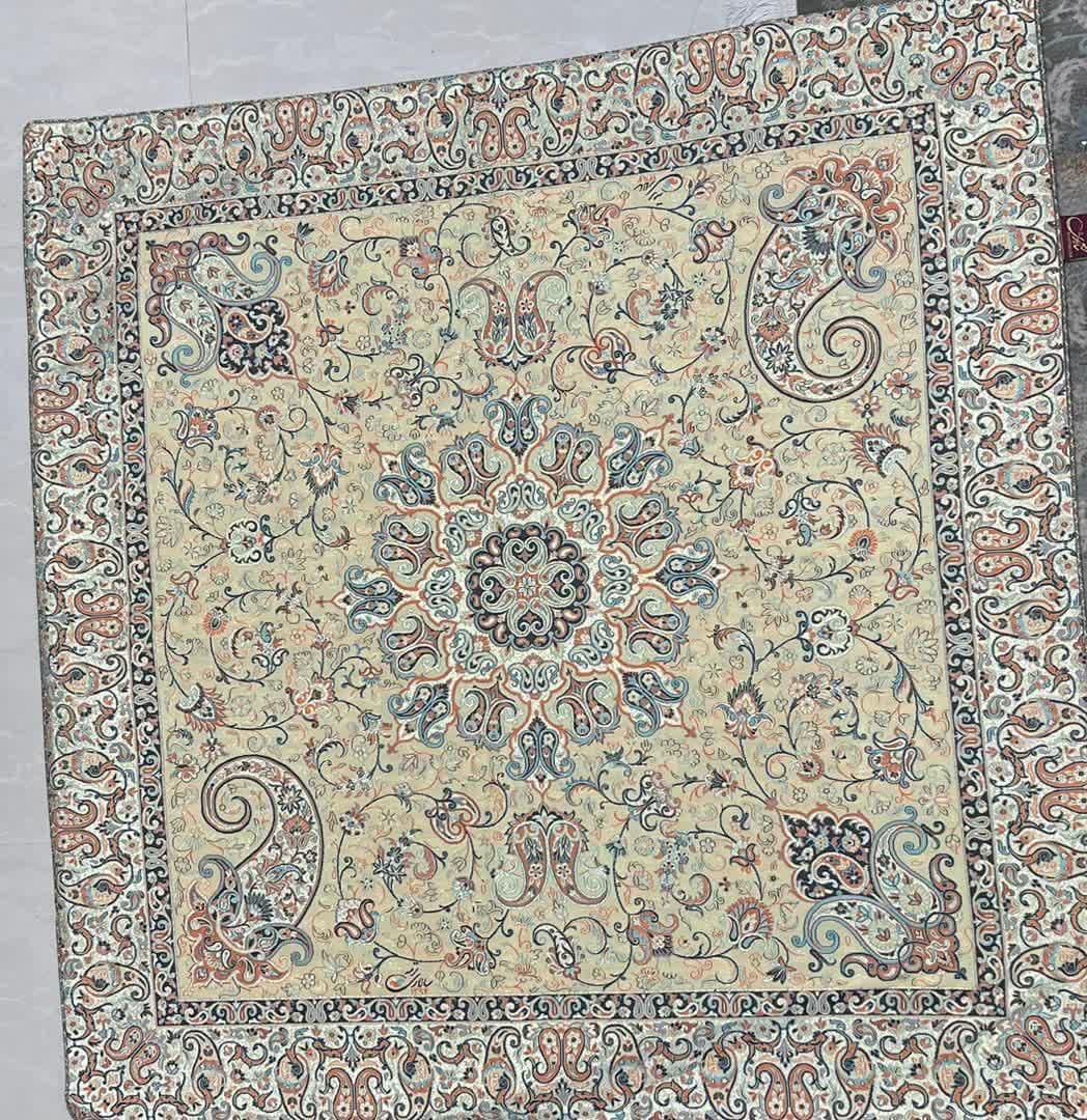 رومیزی ترمه ابریشمی طرح بهار سایز 75*75 رنگ کرمی
