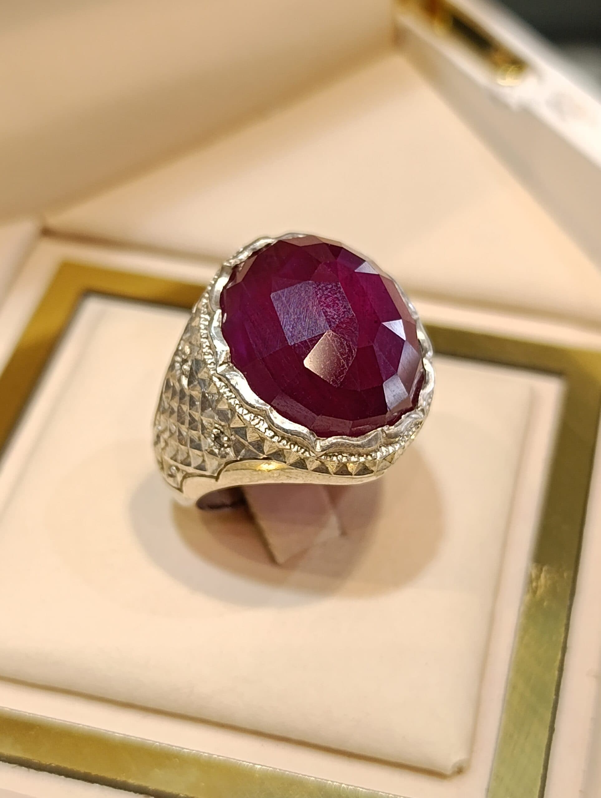 انگشتر نقره دستساز مردانه نگین یاقوت سرخ – کدR1368