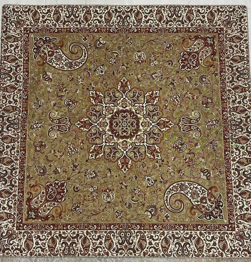 رومیزی ترمه سایز 1*1 ابریشمی بهار زرد