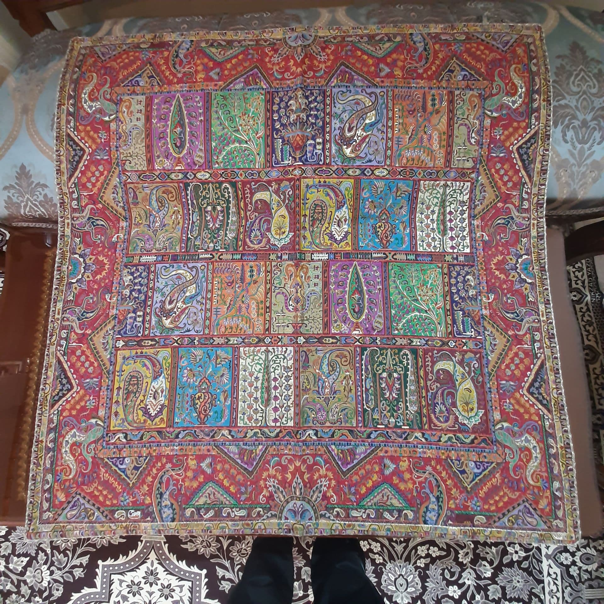 تابلو ترمه ابریشم 14 رنگ طرح دیوان خشتی کد 1 — تصویر ۳