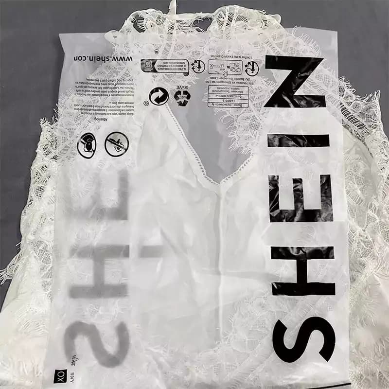بادی لباس خواب سفید یقه باز زنانه SHEIN مدل 53171 — تصویر ۲