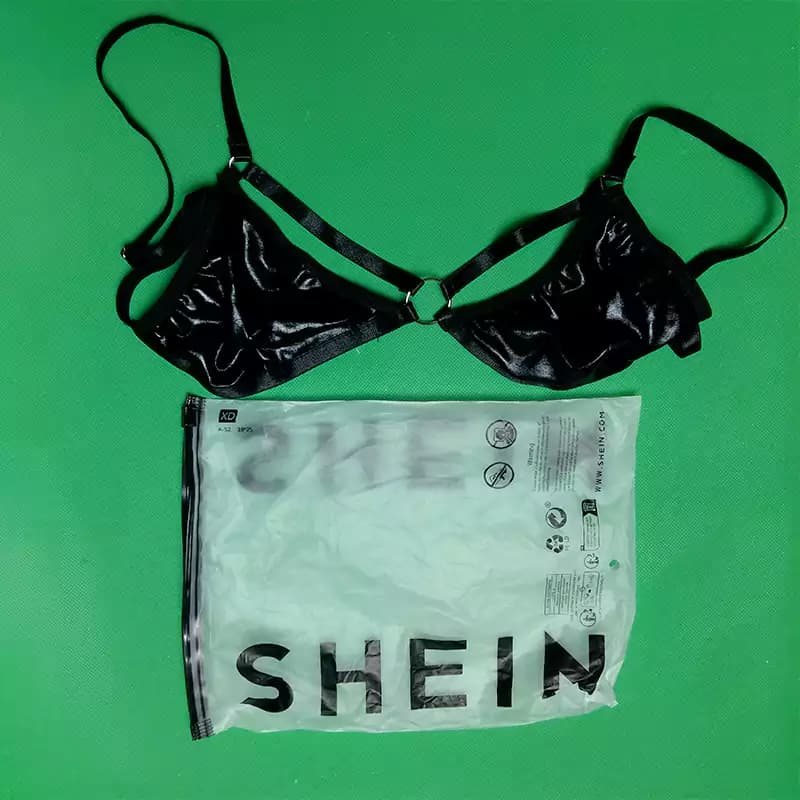 ست لباس زیر فانتزی چرمی مشکی Shein مدل 52485 — تصویر ۳