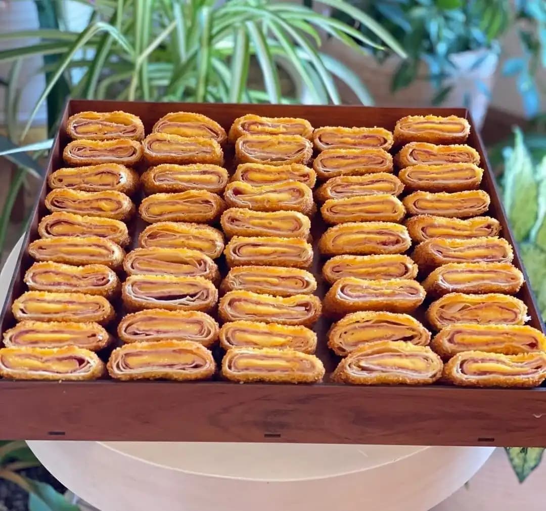 سینی رول ژامبون سوخاری Cream