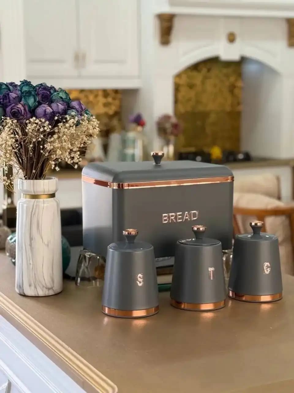 ست باکس نان و بانکه ۴ پارچه طرح اسمگ Smeg Style — تصویر ۳