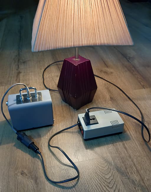 دستگاه اینورتر 12V DC به 220V AC — تصویر ۴
