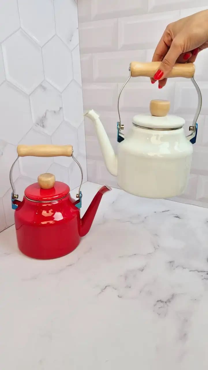 کتری لعابی با دسته چوبی — تصویر ۸