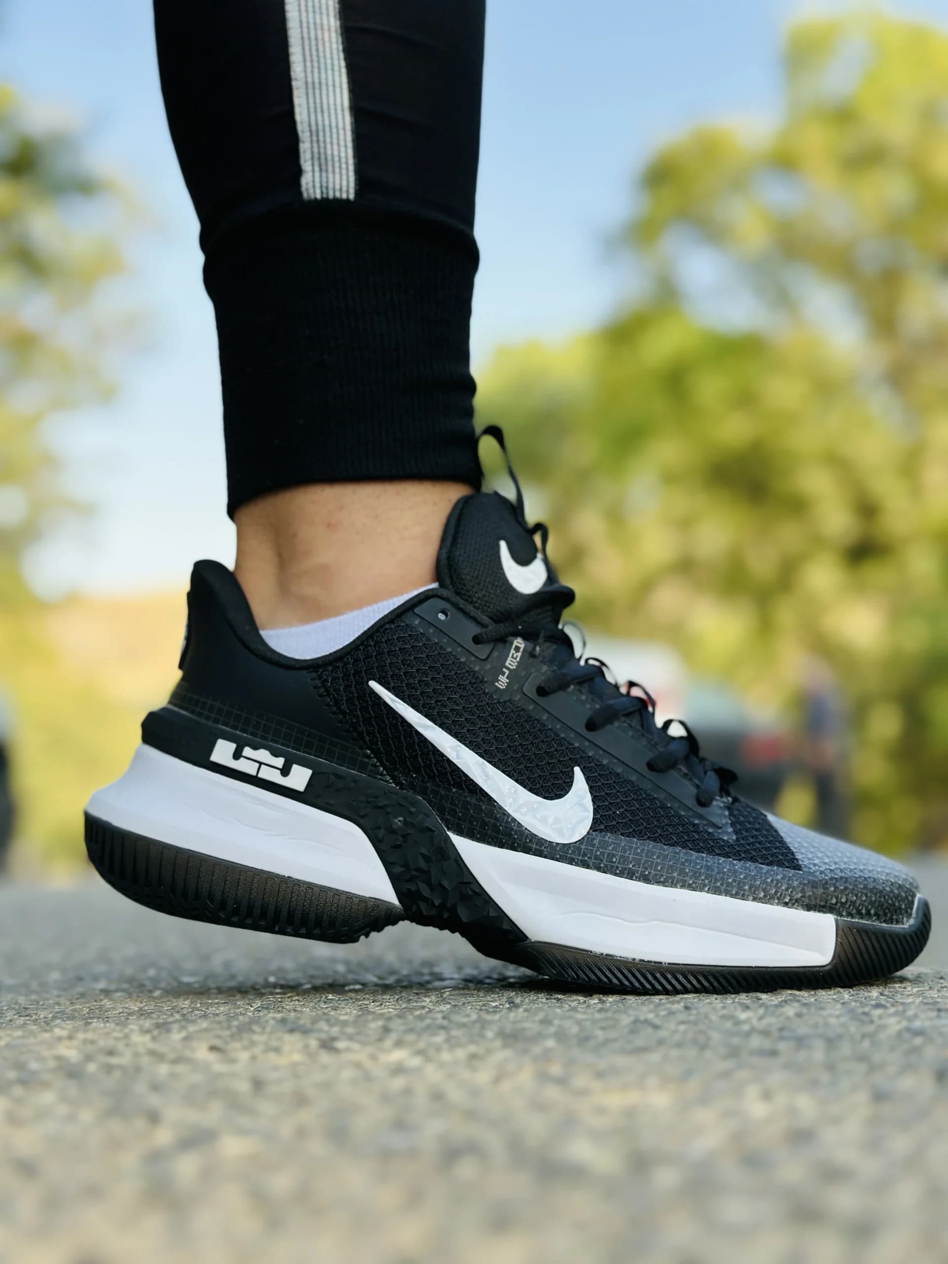 کفش نایک بسکتبالی مدل LeBron Ambassador 13 مشکی — تصویر ۲