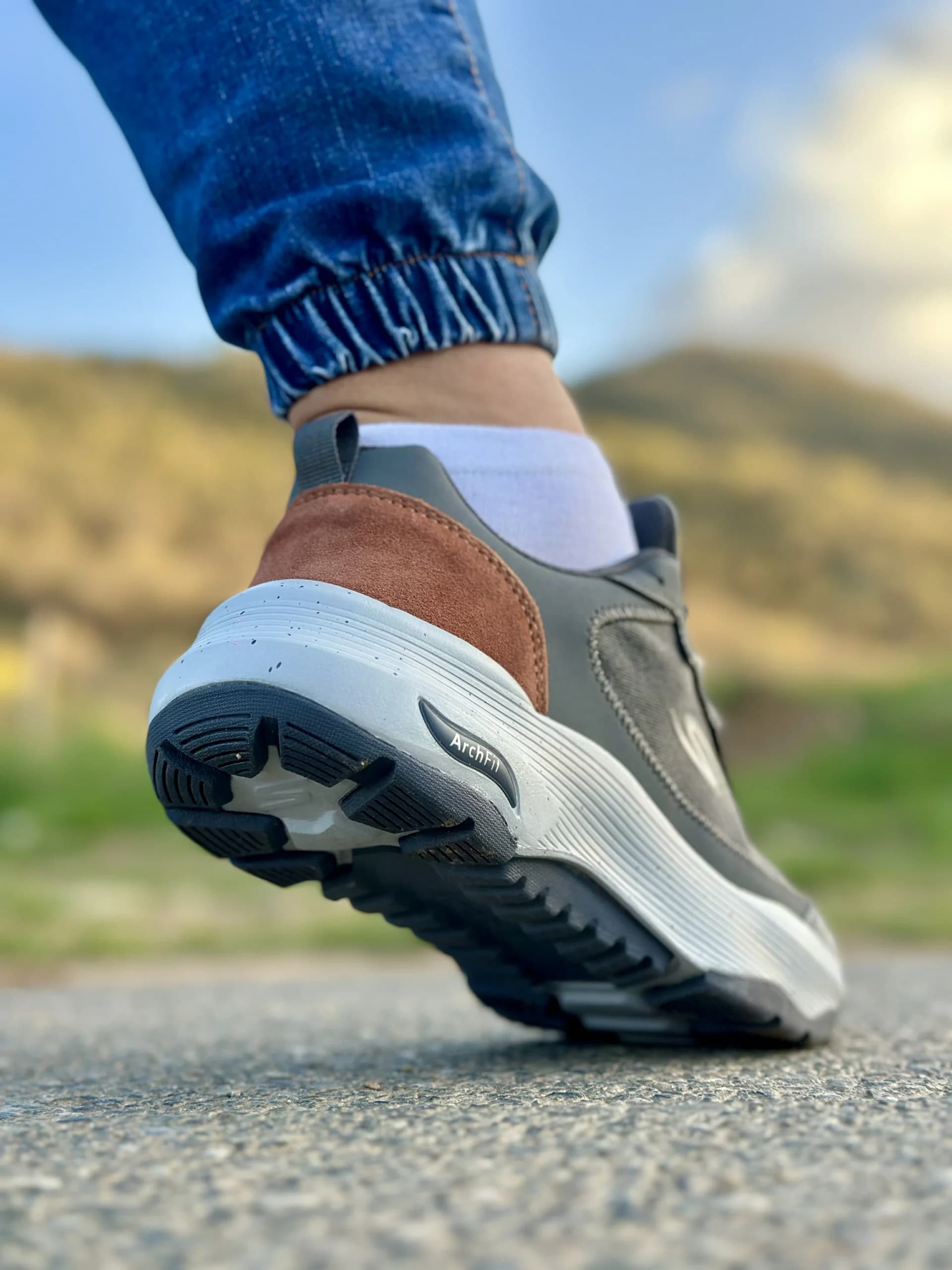 کتونی اسکیچرز مدل go walk outdoors طوسی — تصویر ۸