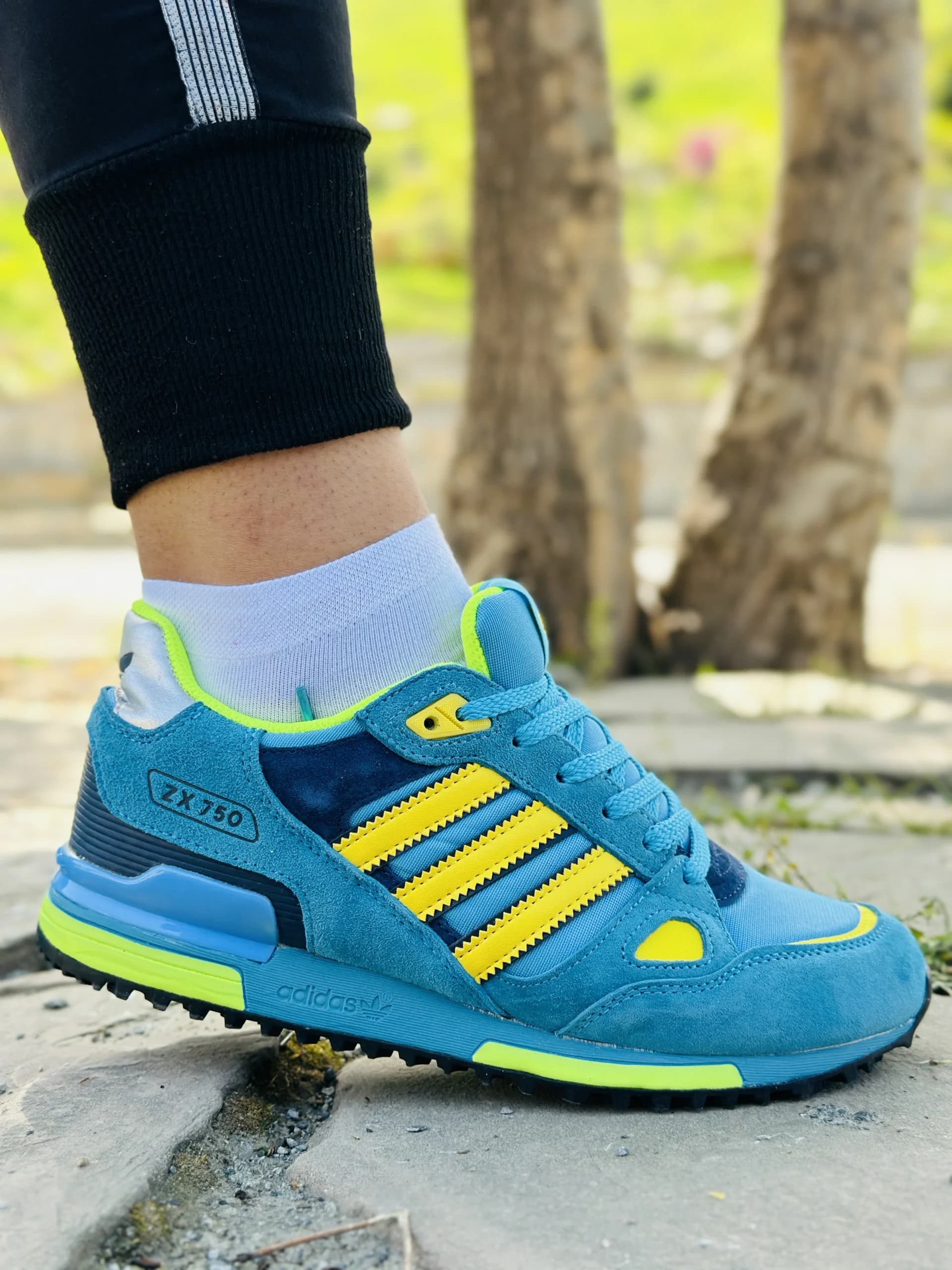 کفش آدیداس zx 750 رنگ سبزآبی — تصویر ۲