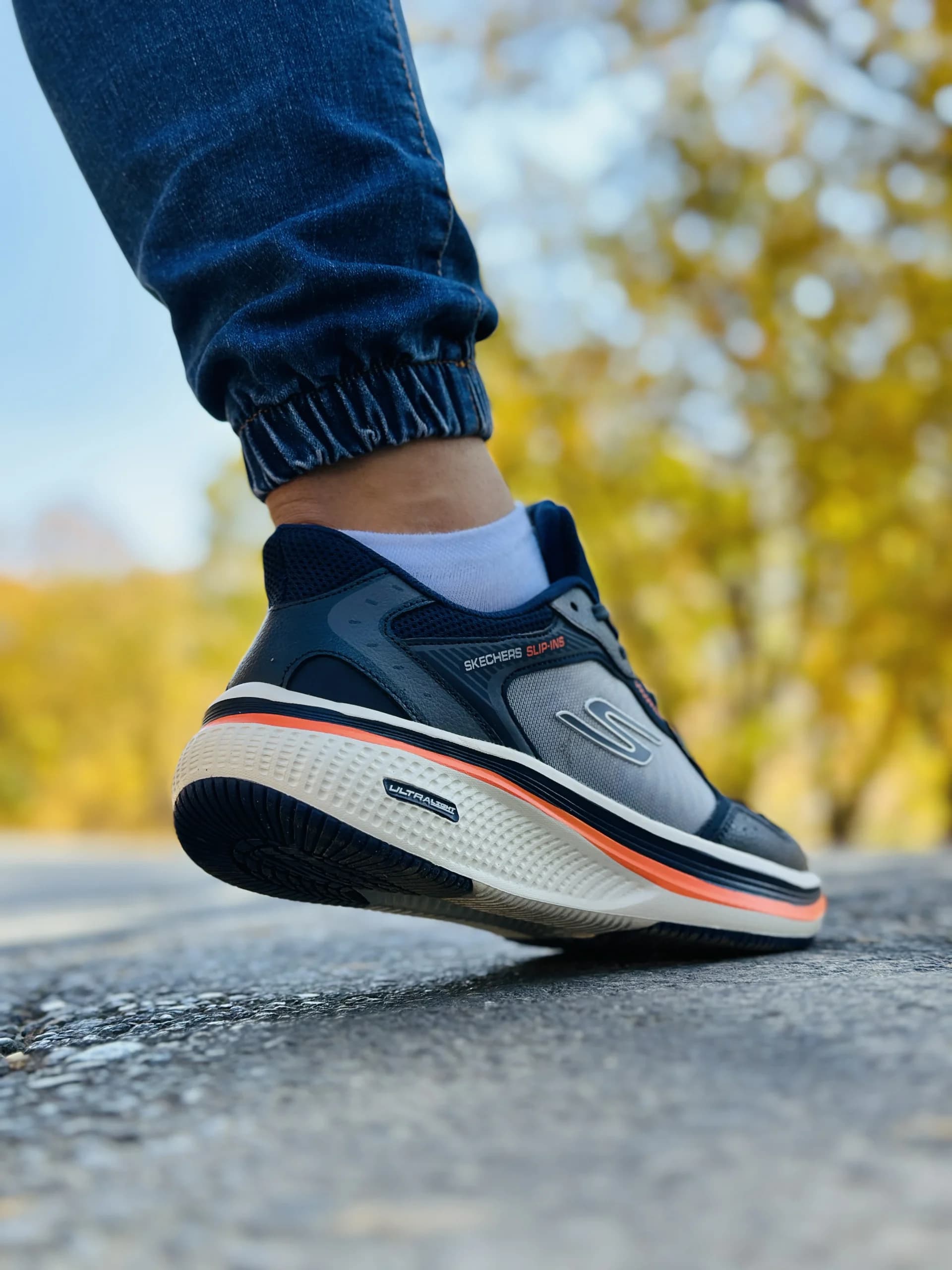 کتونی اسکیچرز مدل go run رنگ سرمه ای — تصویر ۴
