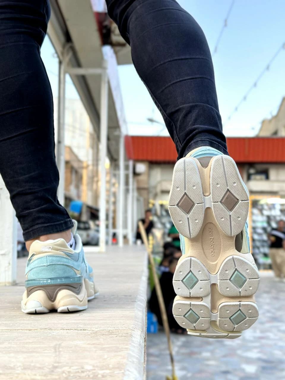 کتونی نیوبالانس ۹۰۶۰ فیروزه ای — تصویر ۴