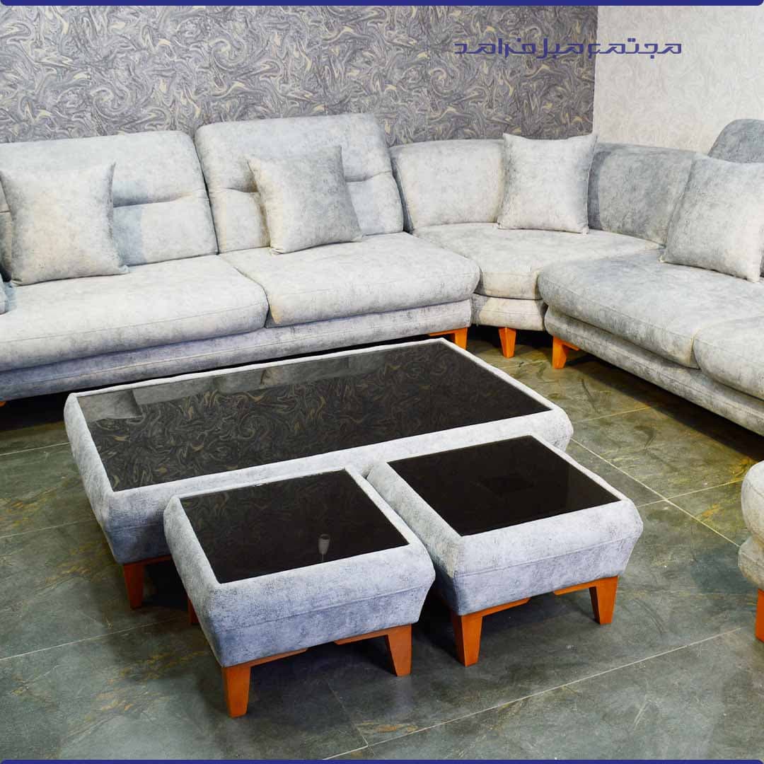 مبل ال راحتی 10 نفره مدل هارمونی با جلومبلی و عسلی با رنگ طوسی با میزبان کرم — تصویر ۲