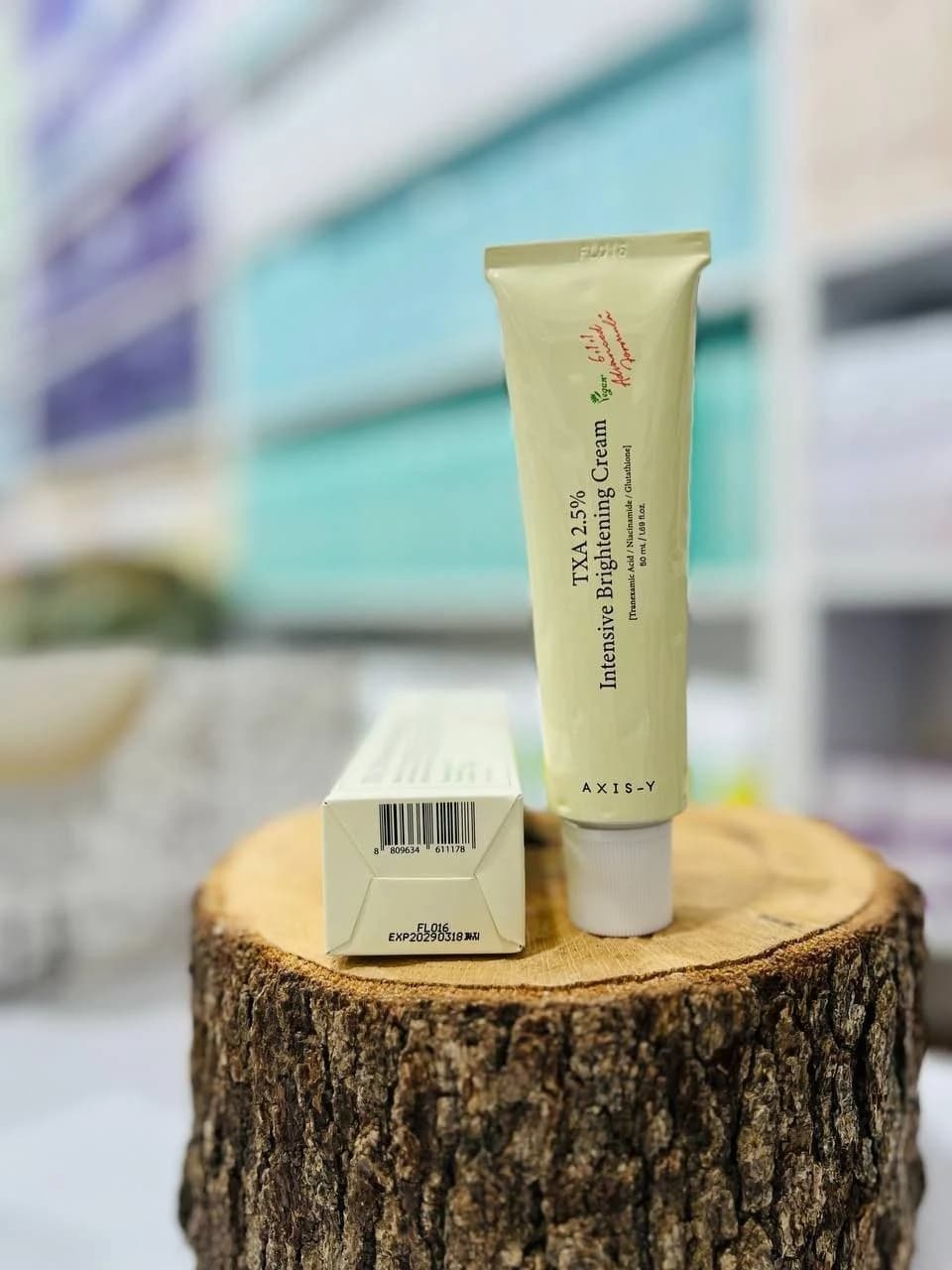کرم روشن کننده و ضد لک اکسیس وای TXA 2.5% — تصویر ۴