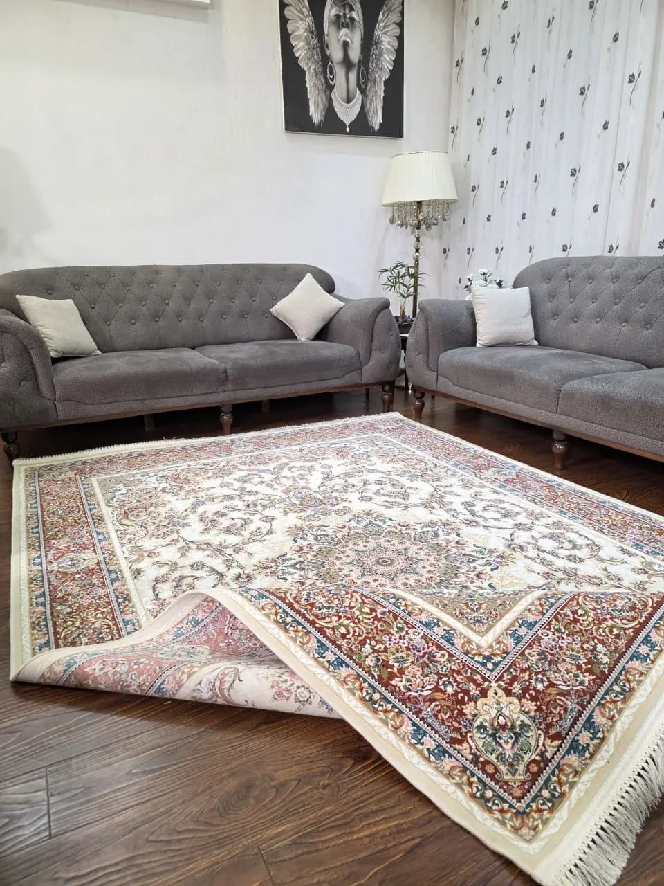 فرش ۱۲۰۰ شانه طرح آیلین کرم حاشیه گلبهی — تصویر ۳