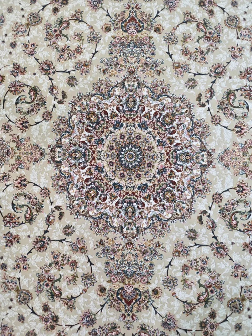 فرش ١٢٠٠ شانه طرح لارا کرم حاشیه کرم — تصویر ۷