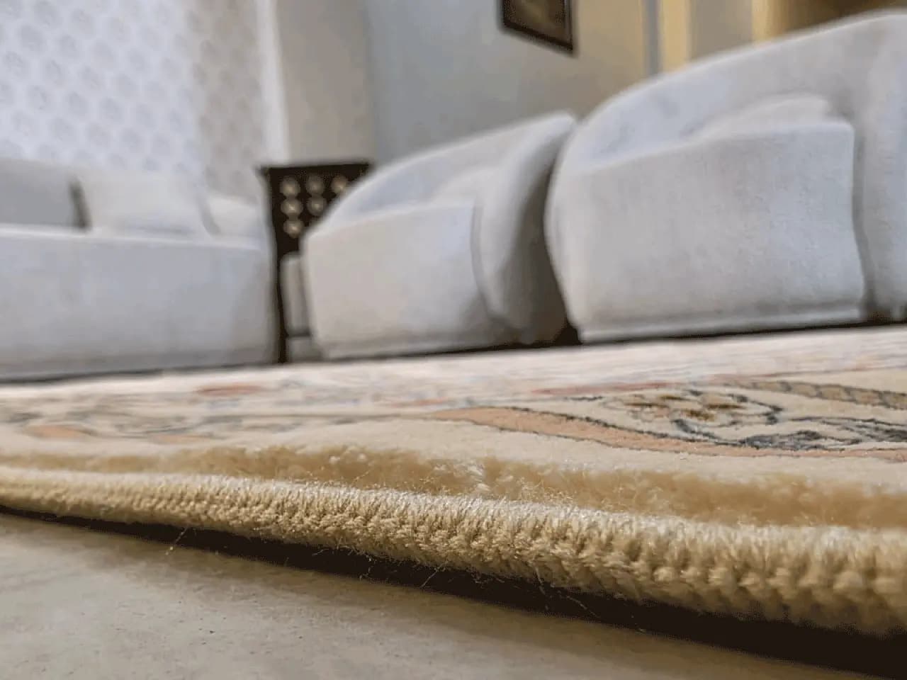 فرش طرح باغ گل کرم معادل 77 رج دستباف — تصویر ۷