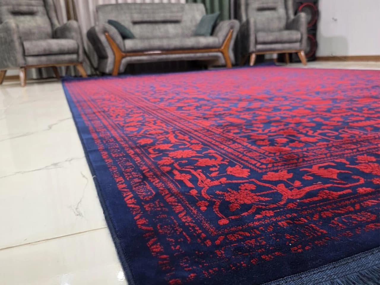 فرش ۱۲۰۰ شانه لاکی سرمه ای کد 1070 — تصویر ۳