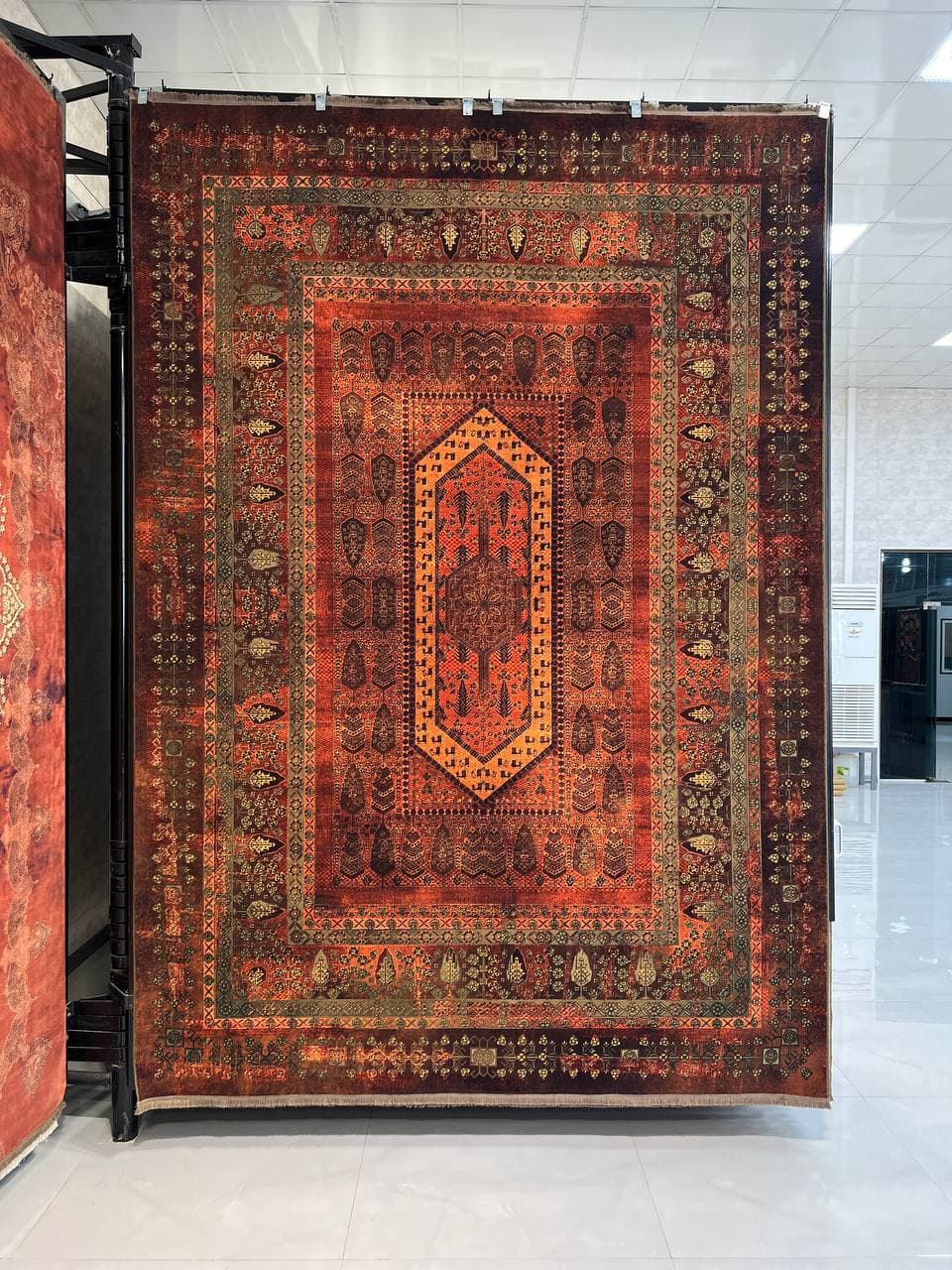 فرش هلنا 25NH0040 حنایی معادل 77 رج دستبافت — تصویر ۲