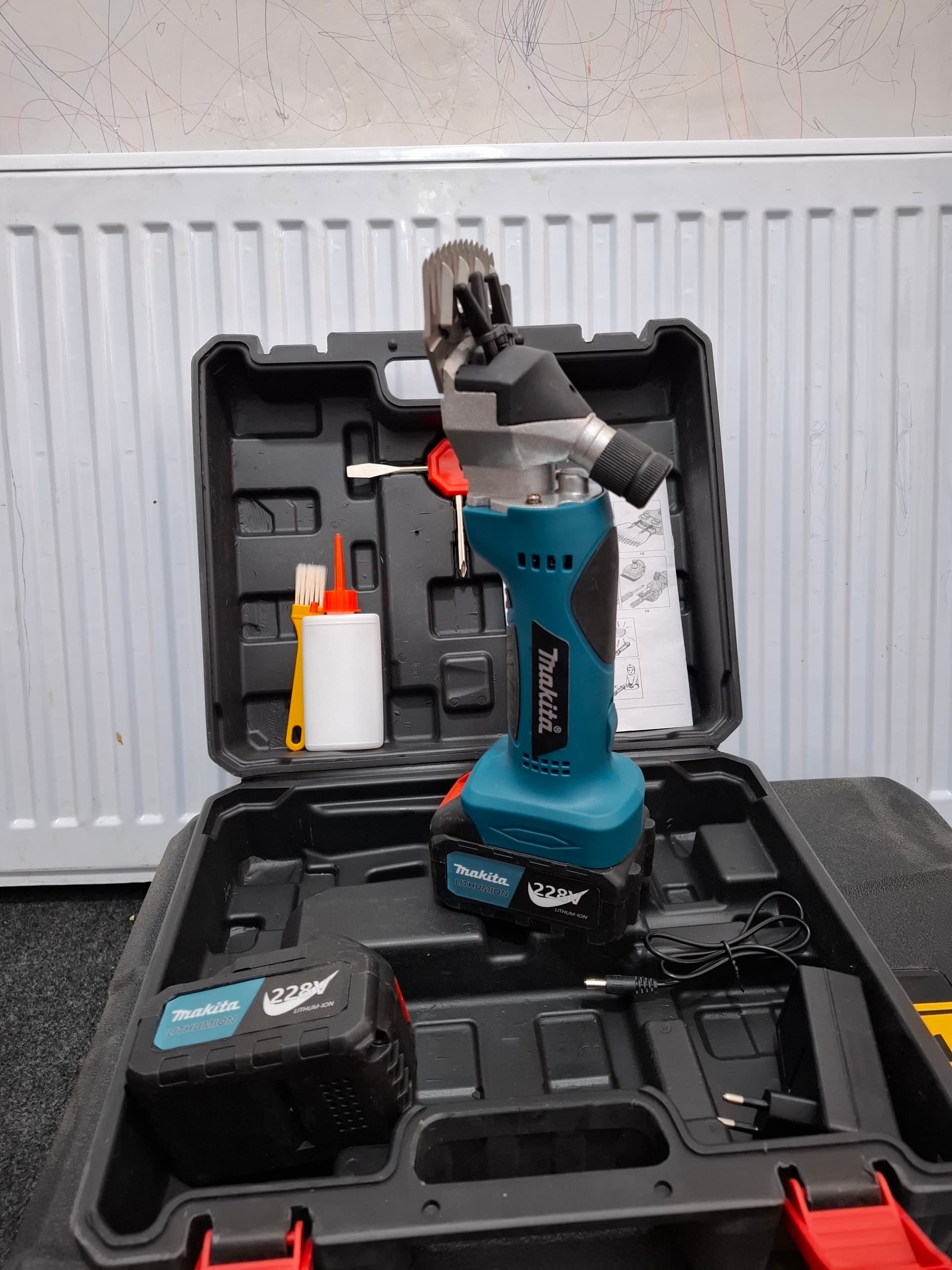 پشم زن شارژی ماکیتا مدل 228V — تصویر ۴