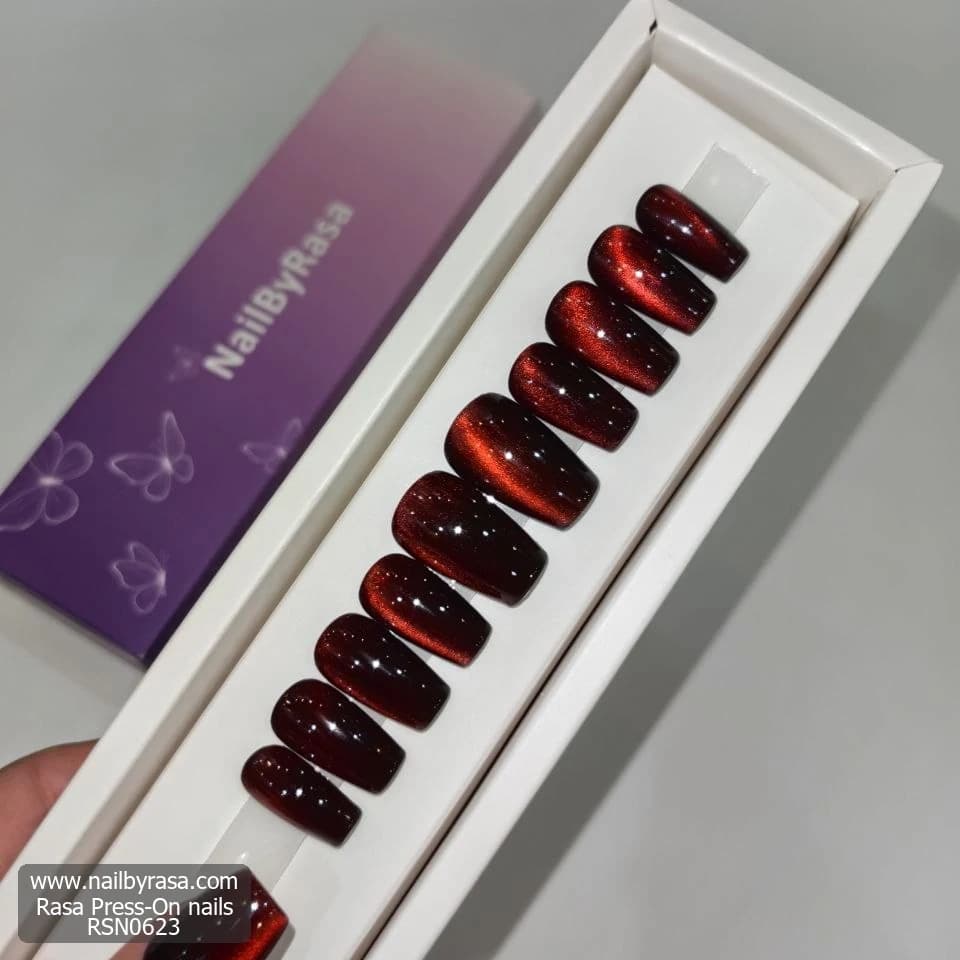ناخن مصنوعی قرمز چشم گربه ای تابوتی کوتاه راسا – RSN0623