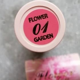 رژ لب براق جامد اولاین مدل Flower Garden _ 01 — تصویر ۲