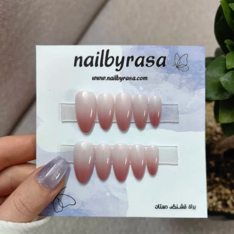ناخن مصنوعی فرم بادامی طرح آمبره رنگی (سفید و صورتی چرک) براق راسا – RSN0495