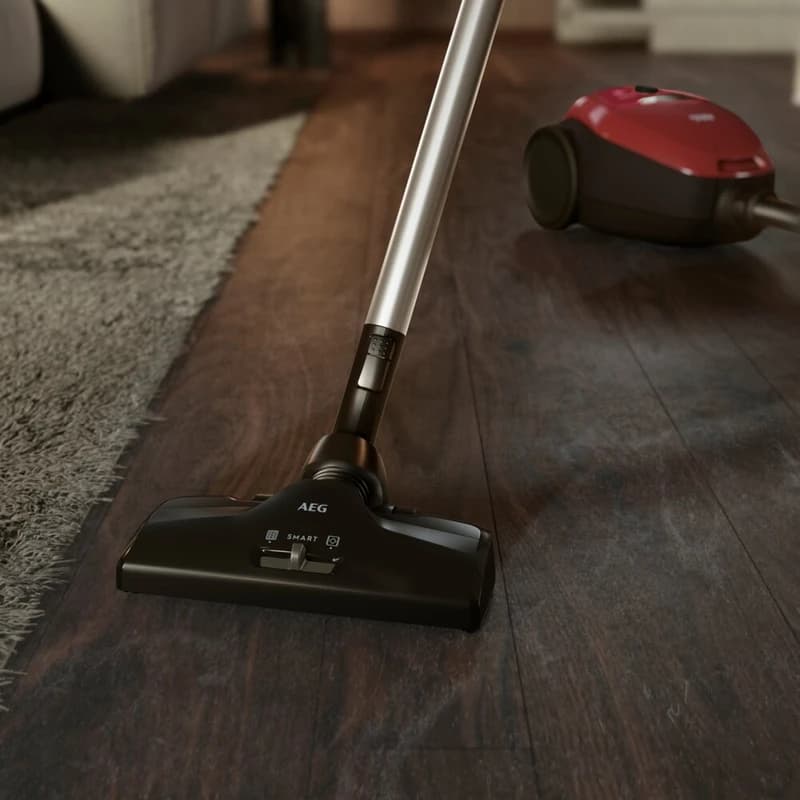 جاروبرقی کیسه‌ای AEG مدل VX82-1-2CR