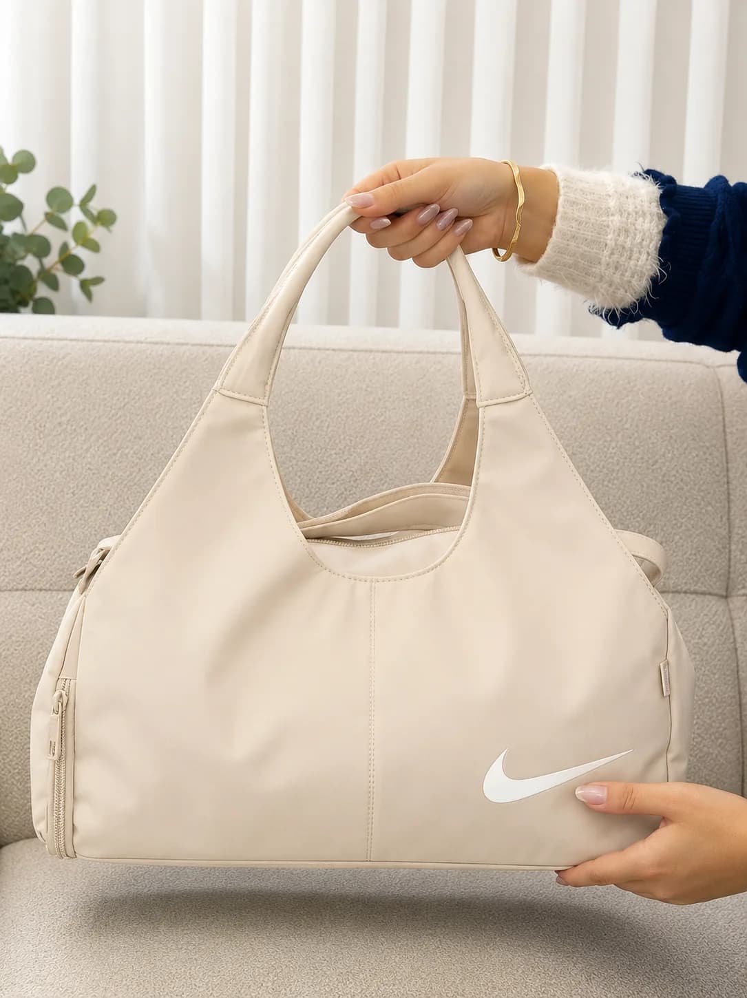 ساک ورزشی نایک (Nike) مدل خفاشی جاکفشدار کرم — تصویر ۴