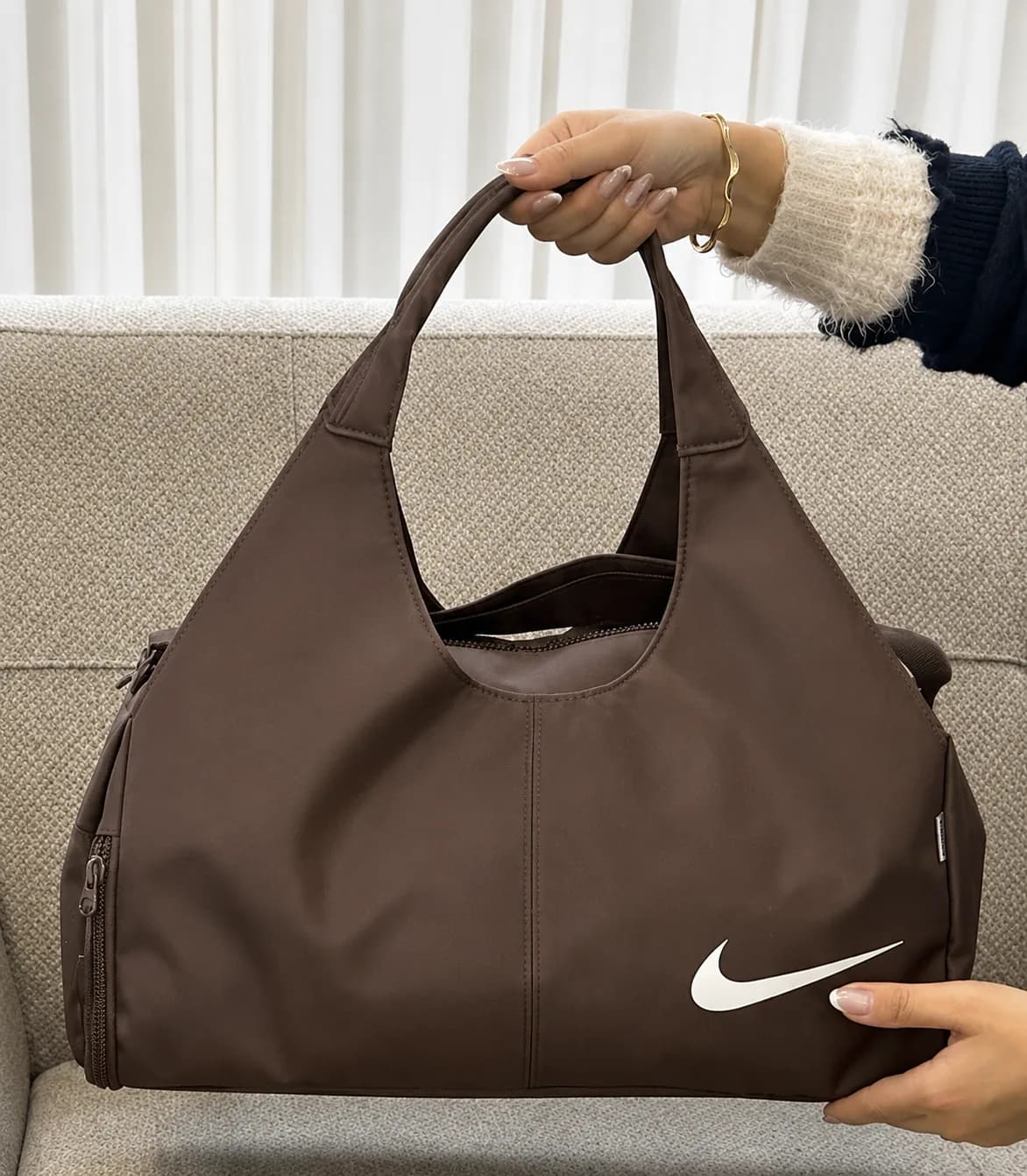 ساک ورزشی نایک (Nike) مدل خفاشی جاکفش‌دار قهوه ای — تصویر ۳