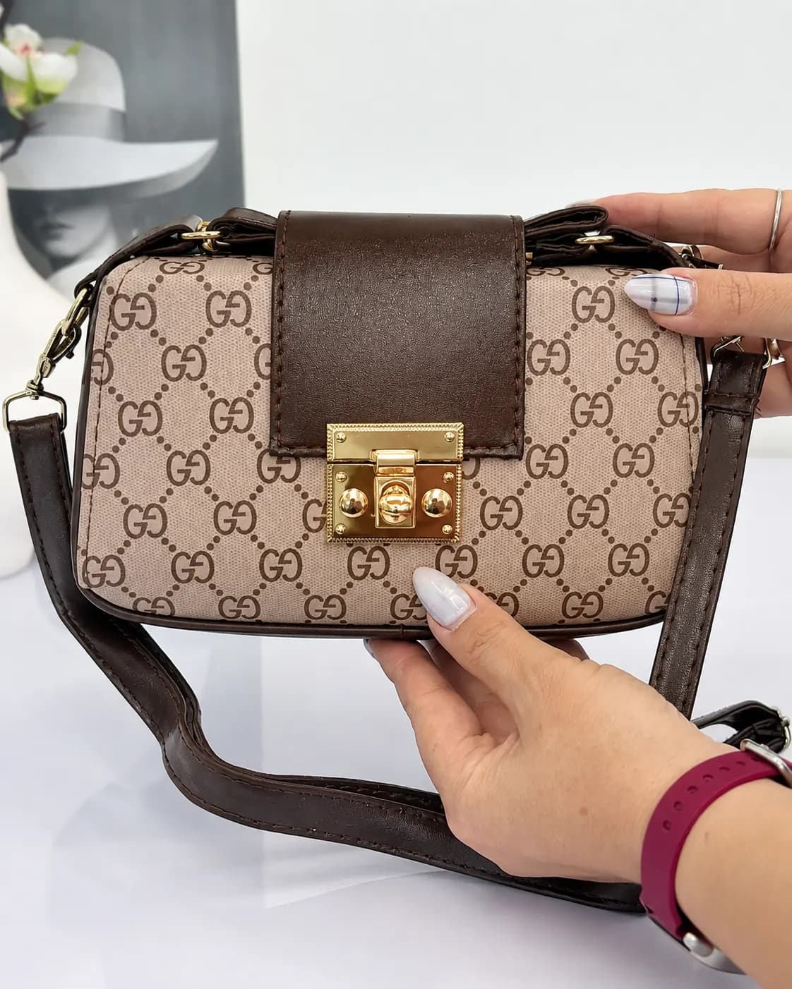 کیف دستی و دوشی صندوقی زنانه گوچی کرم قهوه ای