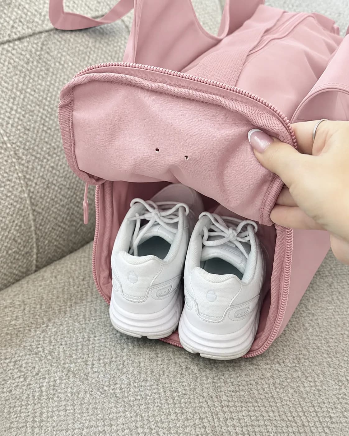 ساک ورزشی نایک (Nike) مدل خفاشی جاکفش‌دار صورتی پاستلی
