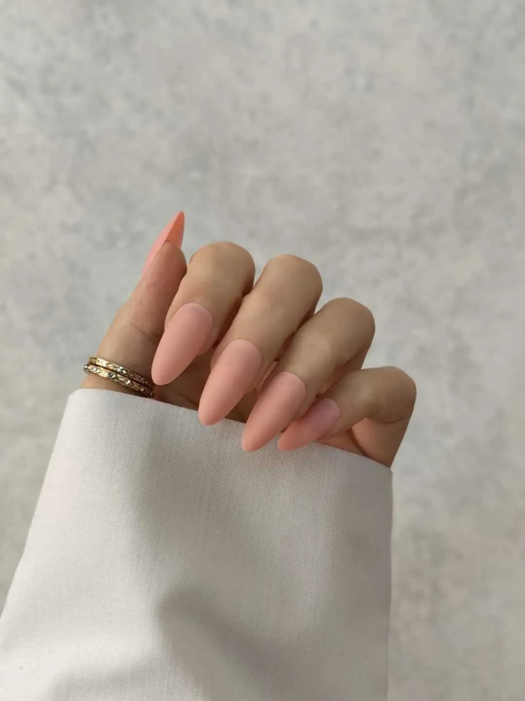 ناخن مصنوعی رنگی ساده رنگ صورتی فرم بادامی مات راسا – RSN0345 — تصویر ۳