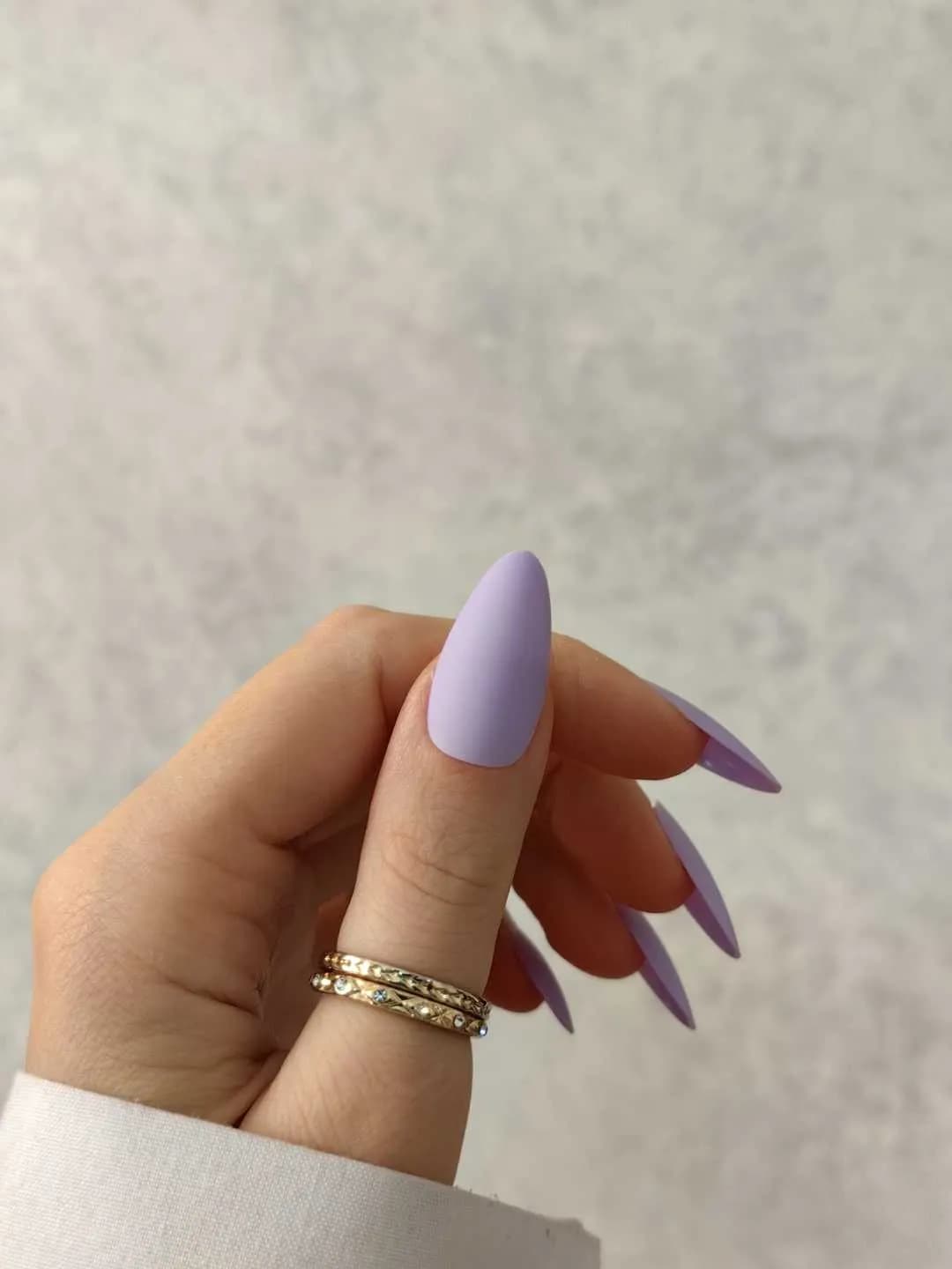 ناخن مصنوعی رنگی ساده رنگ یاسی فرم بادامی مات راسا – RSN0341 — تصویر ۴