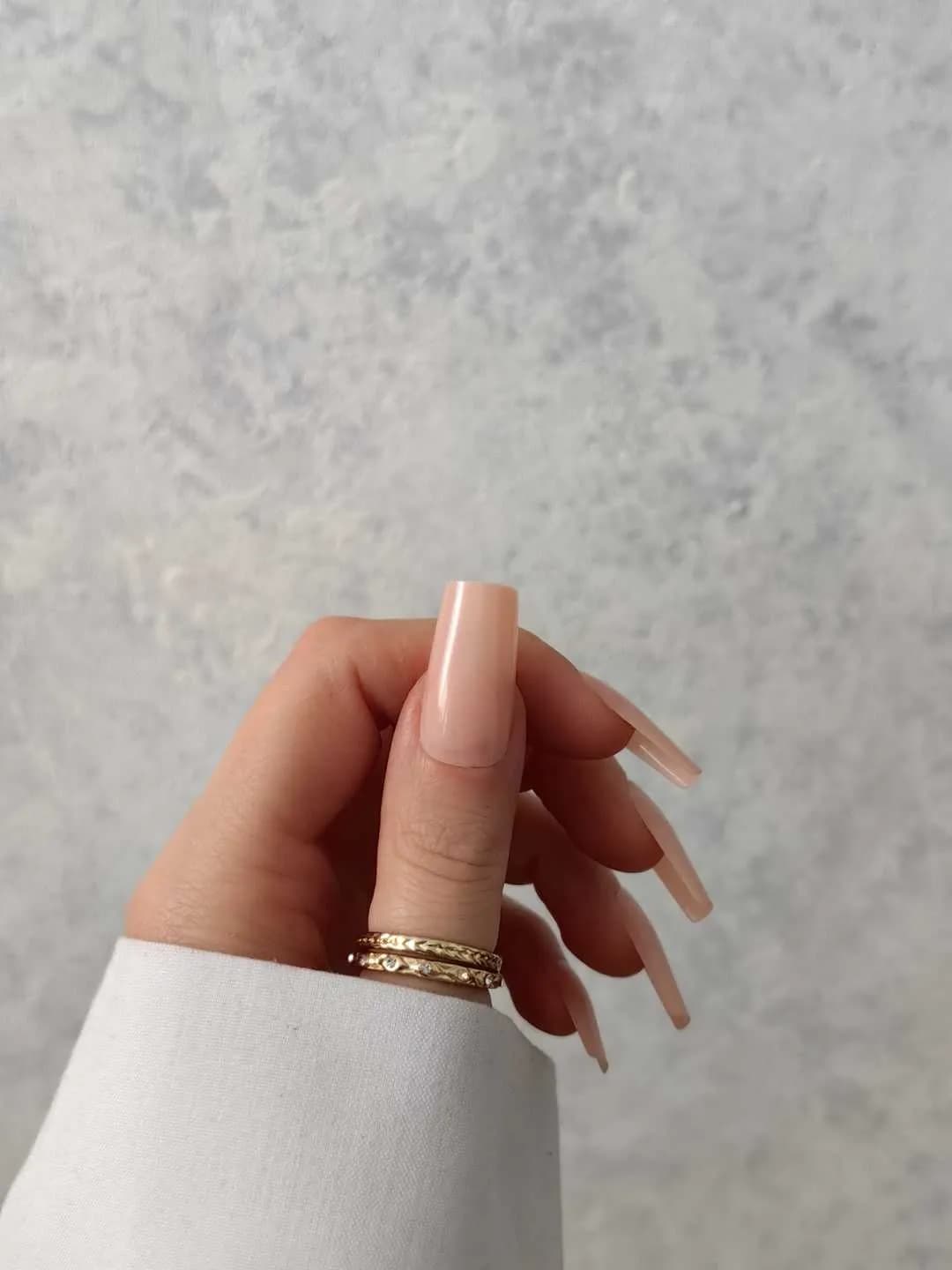 ناخن مصنوعی رنگی ساده رنگ هلویی بیس نود فرم مربع براق راسا – RSN0336 — تصویر ۳