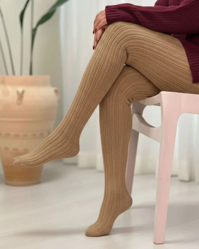جوراب شلواری بافت زنانه پنتی مدل زمستانه رنگ گندمی — تصویر ۴