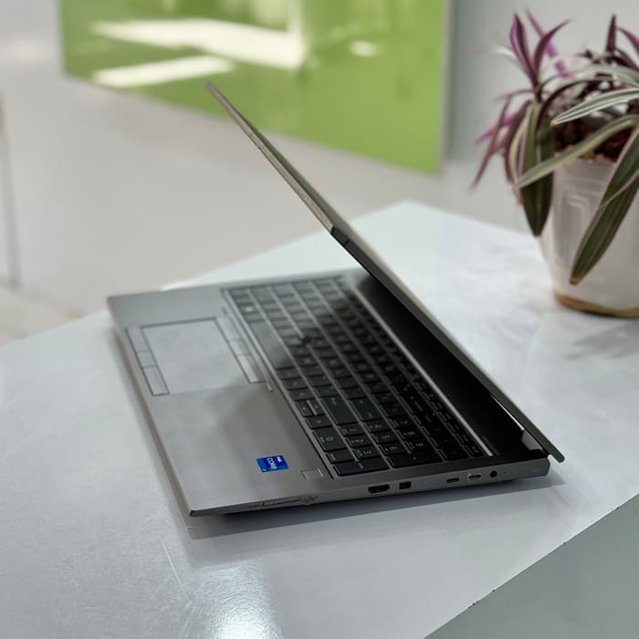 لپ تاپ Hp ZBOOK fury G8 استوک | i7.11850H | 16RAM | 512 SSD | 6GB Nvidia RTX A3000 | 15.6 FHD — تصویر ۶
