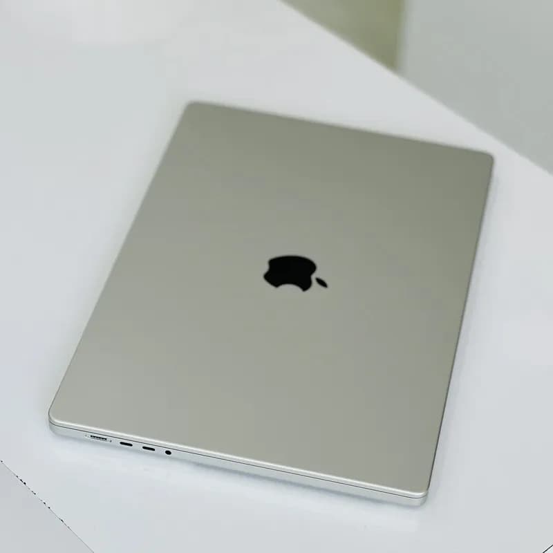 لپ تاپ MacBook Pro 2021- A2485 استوک | m1 pro | 16RAM | 500SSD | M1 pro. — تصویر ۵