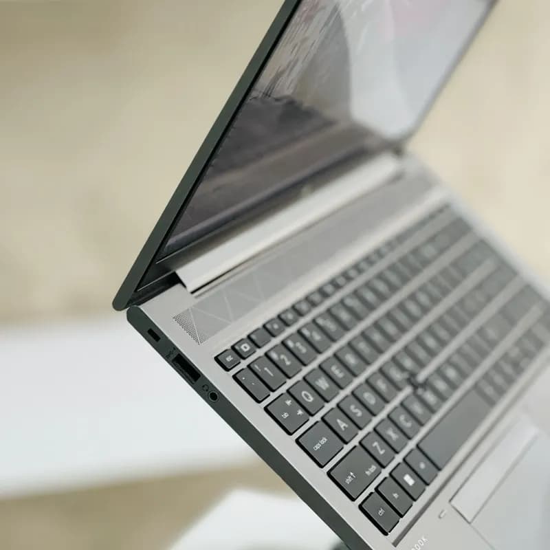 لپ تاپ Hp ZBOOK firefly G8 استوک | i7.1185G7 | 32RAM | 512 ssd | 4GB Nvidia T500 | 15.6 fhd. — تصویر ۸