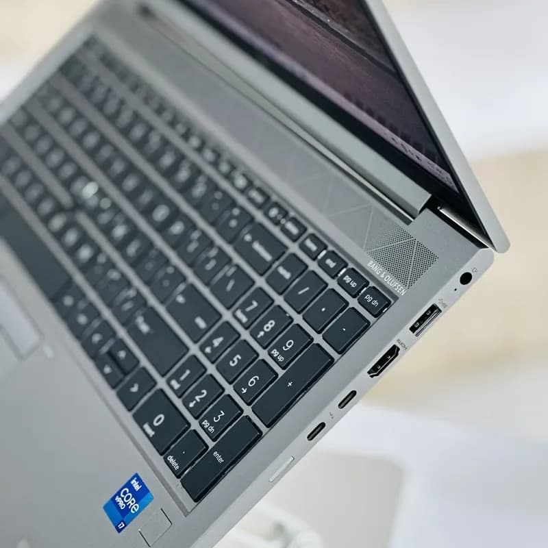 لپ تاپ Hp ZBOOK firefly G8 استوک | i7.1185G7 | 32RAM | 512 ssd | 4GB Nvidia T500 | 15.6 fhd. — تصویر ۵