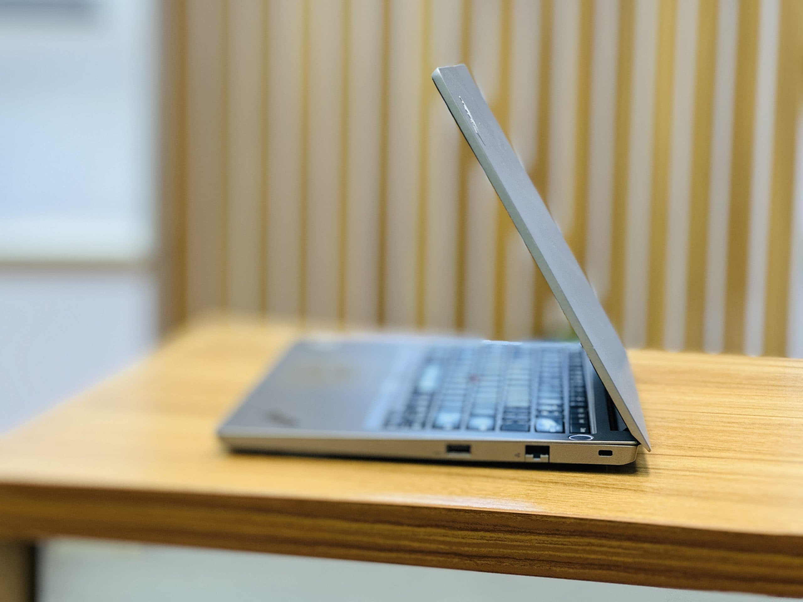 لپ تاپ Lenovo E14 | i7.10510U | RAM8 | 256SSD | intel — تصویر ۷