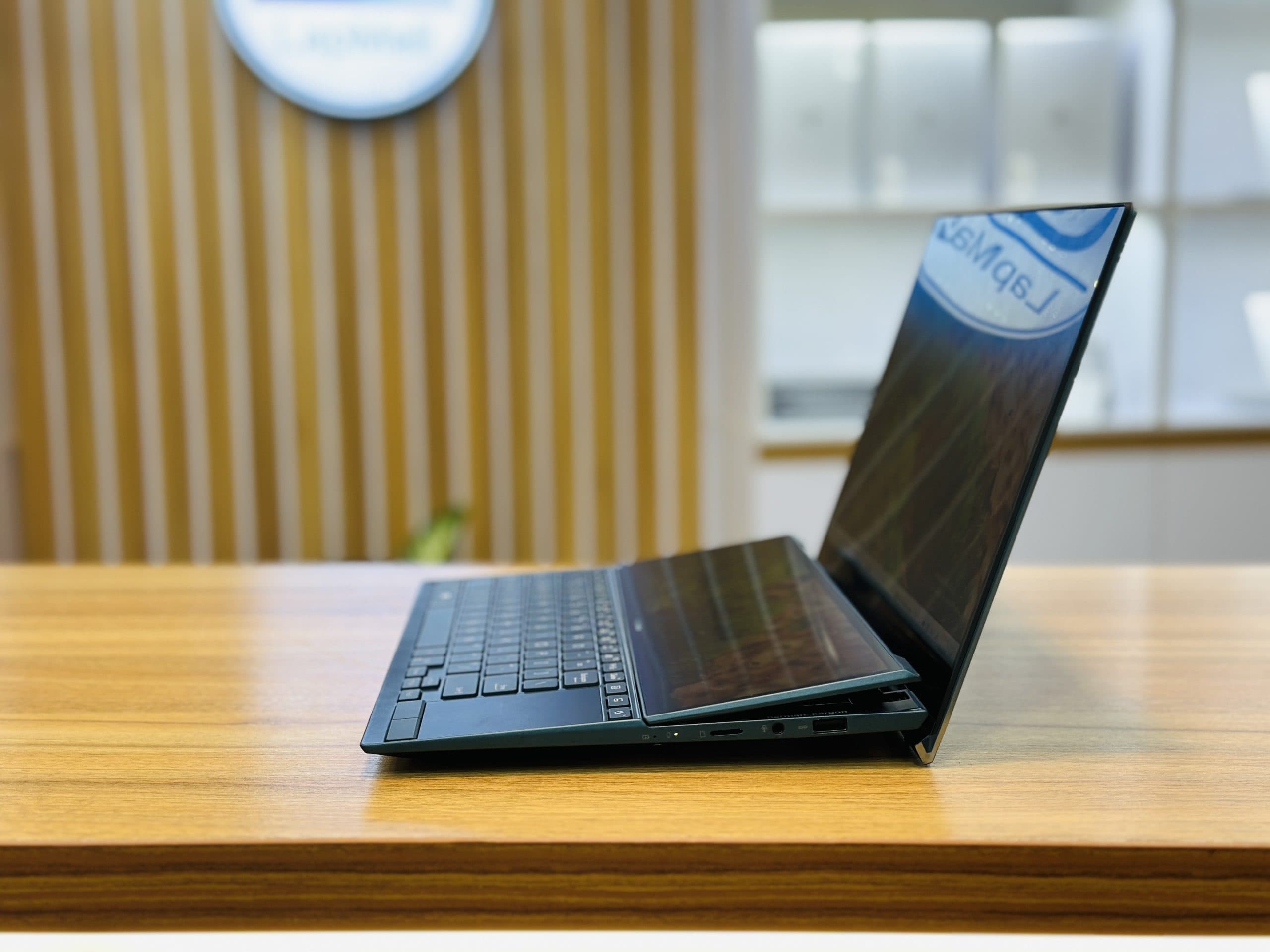 لپ تاپ Asus ZenBook UX482EAR | AMD Ryzen 5 PRO 4650U | RAM16 | 256SSD | AMD Radeon 512MB — تصویر ۸