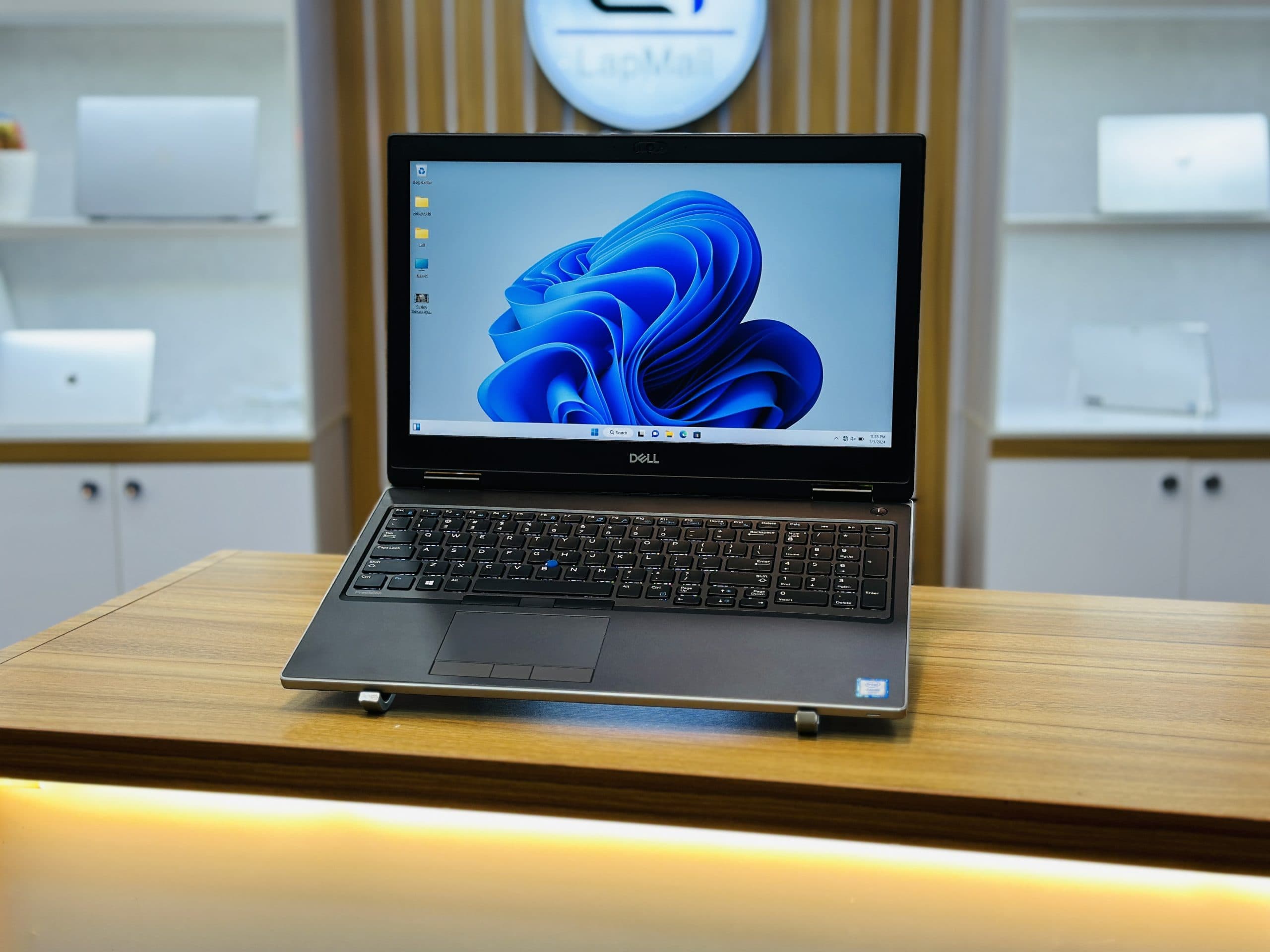 لپ تاپ Dell precision 7540 | Xeon -E2276M | RAM32 | 512SSD | 4GB Nvidia T2000 — تصویر ۴