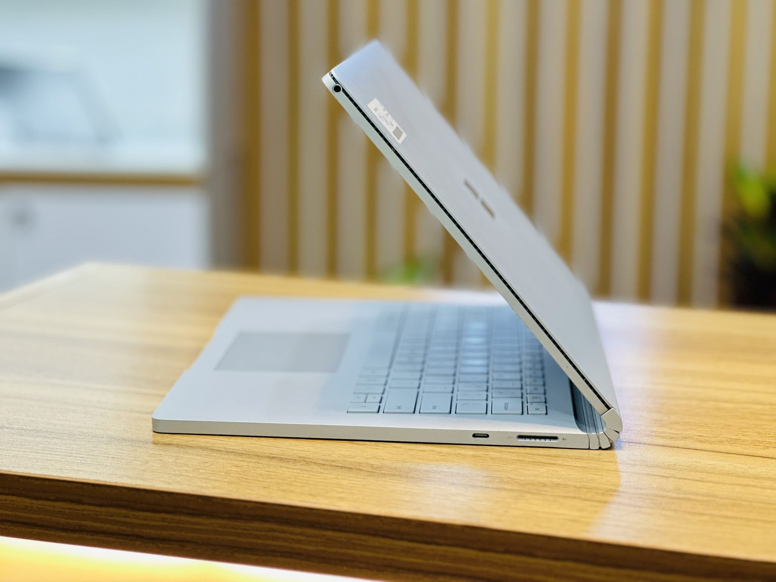 لپ تاپ Surface Book 2 | i7.8650U | RAM16 | 512SSD | 2GB Nvidia 1050 — تصویر ۸