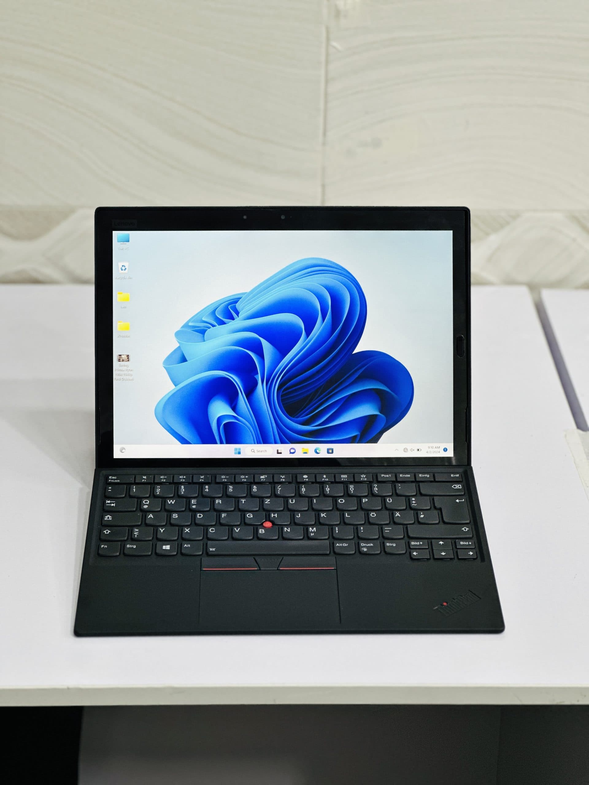 لپ تاپ Lenovo x1 | i7.8650U | RAM16 | 256SSD | intel — تصویر ۴