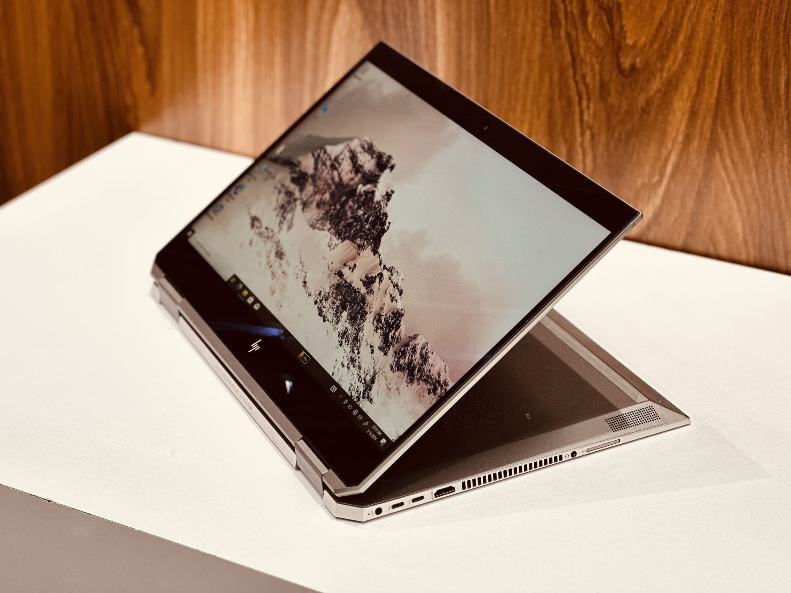 لپ تاپ استوک Hp ZBOOK studio X360 G5 | xeon E2186M | RAM16 | 512SSD | 4GB Nvidia P1000 — تصویر ۸