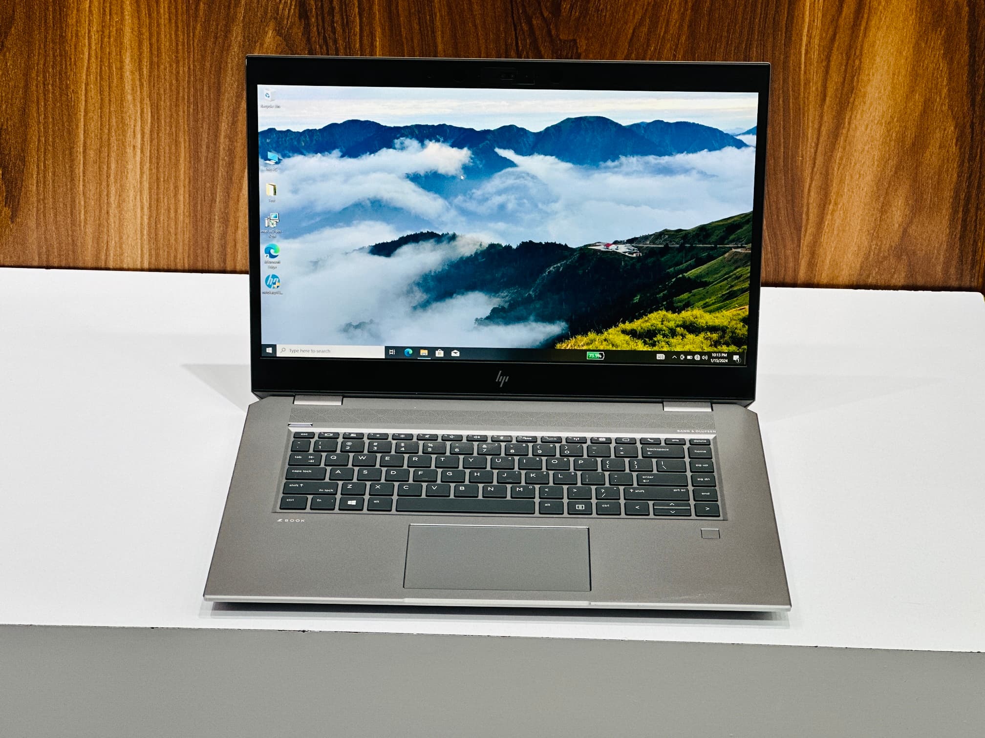 لپ تاپ استوک Hp ZBOOK studio G5 | xeon E2176M | 16GB RAM | 512SSD | 4GB Nvidia P1000 — تصویر ۴